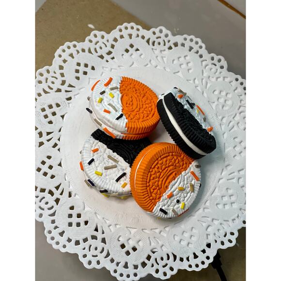 🆕Sets of 4 Fake Fall  Oreos cookies| Faux cookies | False Oreos cookies | Fall - Picture 6 of 12